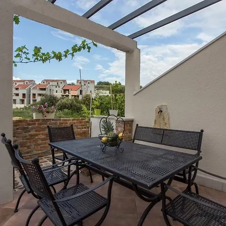 Villa Suzy Lux Вилла Сутиван