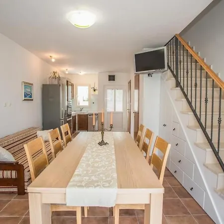 Villa Suzy Lux * Sutivan